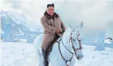  ?? FOTO: KCNA/DPA ?? Nordkoreas Machthaber Kim Jong Un herrscht seit einer Dekade