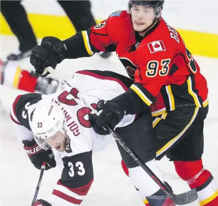  ?? TED RHODES ?? Flames forward Sam Bennett was shifted to the wing alongside Sean Monahan and Troy Brouwer against the Arizona Coyotes on Wednesday and the new troika showed some good chemistry, recording several shots and creating numerous scoring chances.