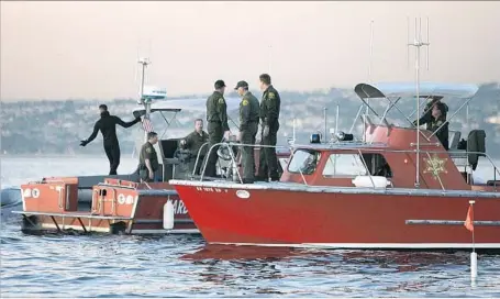  ?? Allen J. Schaben Los Angeles Times ?? A CHANGE in Newport Beach’s municipal code could allow the Orange County Sheriff ’s Department Harbor Patrol, which enforces laws in the harbor, to board without permission any vessel it suspects is dischargin­g contents of the sewage holding tank into...