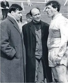  ??  ?? David Storey (left) with the producer Karel Reisz and Richard Harris during the filming of This Sporting Life and (below) Ralph Richardson and John Gielgud in Home