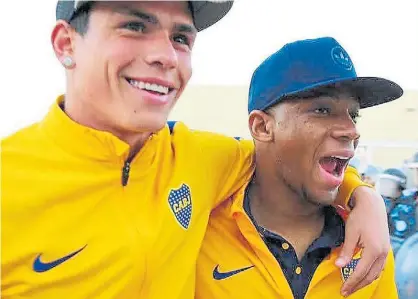  ??  ?? Juntos. Silva y Fabra coincidier­on en el plantel campeón 2016-2017. Ahora, uno llegaría por la lesión del otro.