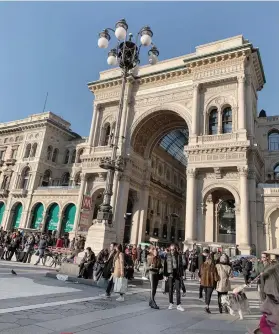  ??  ?? JUST ANOTHER SATURDAY. Galleria Vittorio Emanuele II.