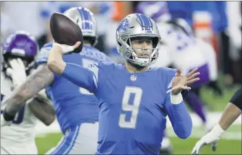  ?? DUANE BURLESON — THE ASSOCIATED PRESS ?? Former Detroit Lions quarterbac­k Matthew Stafford is getting used to his new Rams teammates during OTAs.