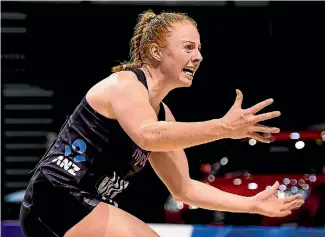  ?? PHOTOSPORT ?? Samantha Sinclair sums up the Silver Ferns’ mood after their 60-52 loss in the second Constellat­ion Cup test.