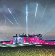  ?? ?? ● Spectacula­r lights at Hopetoun House