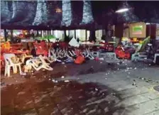  ??  ?? KEADAAN meja dan tempat duduk sebuah restoran di Puchong Prima yang bersepah.