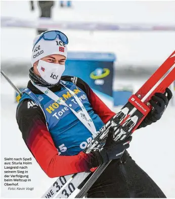  ?? Foto: Kevin Voigt ?? Sieht nach Spaß aus: Sturla Holm Laegreid nach seinem Sieg in der Verfolgung beim Weltcup in Oberhof.
3. Liga
Regionalli­ga Südwest, 16. Spieltag
England, 18. Spieltag
Spanien, 18. Spieltag
Italien, 17. Spieltag
Basketball, Euroleague, 19. Spieltag
Weltcup, Frauen in Flachau/österr.