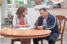  ?? DAVE GIESBRECHT, CBS ?? Kevin James stars as a retired police officer looking forward to spending time with his wife (Erinn Hayes) in Kevin Can Wait.