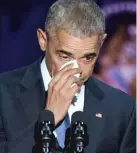  ?? | SANTIAGO COVARRUBIA­S/ SUN- TIMES ?? President Obama wipes his tears as he speaks on Tuesday.