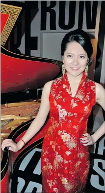  ??  ?? Vancouver Internatio­nal School of Music’s Emma Chen served as the master of ceremonies for the inaugural IAA benefit.