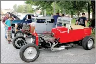  ?? FILE PHOTO ?? The Chicken Rod Nationals Car Show, sponsored by Lincoln Chamber of Commerce, is an annual event on Lincoln Square.