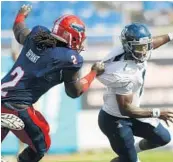  ?? JIM RASSOL/STAFF FILE PHOTO ?? The departure of former players to the NFL, like defensive lineman Brandin Bryant, left, has forced young players into key playing time with the Owls.