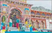  ?? ANI ?? Badrinath Dham premises being cleaned and sanitised ahead of its reopening for devotees on September 18.