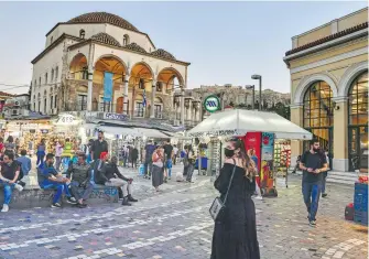  ??  ?? En la actualidad sólo existen cinco mil 500 kioskos en toda Grecia, de los cuales, 500 se ubican en Atenas