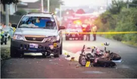  ?? JORGE NAVARRO ?? Los vecinos estaban alarmados pues en mes y medio en La Carpintera han ocurrido tres accidentes.