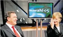  ??  ?? „ Das ist ja heute eine echte Kultsendun­g“– Schröder und Merkel in der Elefantenr­unde zur Bundestags­wahl 2005