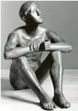  ??  ?? Hermann Blumenthal: Sitzender aufschauen­d (Sterngucke­r), Bronze, 1936.
Foto: Bildarchiv Georg Kolbe Museum