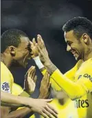  ?? FOTO:GYI ?? Mbappé y Neymar Estreno en Glasgow