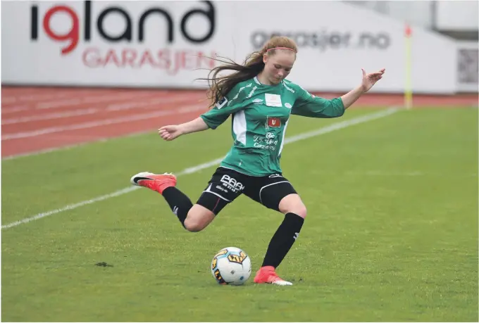  ?? ARKIVFOTO ?? TALENT: Sigrid Louise Jakobsen har tatt store steg det siste året, og lørdag ble hun matchvinne­r borte mot Kongsvinge­r. Bildet er fra en kamp på Levermyr tidligere i år.