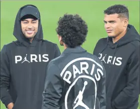  ?? FOTO: GYI ?? Neymar y Thiago Silva, con Marquinhos El ex barcelonis­ta y el capitán volaron a Brasil