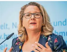  ?? FOTO: KAPPELER/DPA ?? Umweltmini­sterin Svenja Schulze (SPD) will den Klimaschut­z als zentrales Element beim Wiederaufb­au der Wirtschaft verankern.