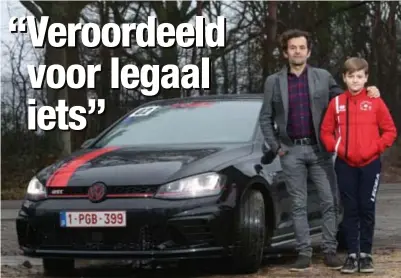  ?? FOTO DICK DEMEY ?? Franco en Matteo bij hun exclusieve Golf GTI.