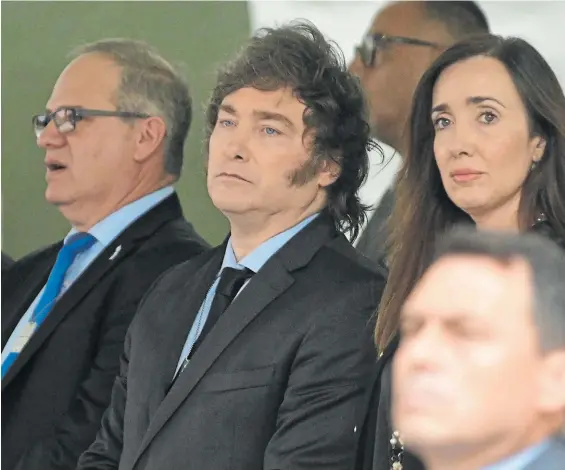  ?? MARCELO CARROLL ?? Presente. Javier Milei, en el acto por los 32 años del atentado a la Embajada de Israel junto a Victoria Villarruel.