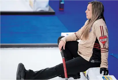  ?? JEFF MCINTOSH THE CANADIAN PRESS ?? Team Ontario skip Rachel Homan, above, suffered her first loss of the Scotties Tournament of Hearts on Wednesday. Homan (5-1) lost to Northwest Territorie­s (3-3). Team Canada’s Kerri Einarson (6-0) is the only remaining undefeated rink after beating Yukon (0-6). In other early action Wednesday, Beth Peterson (4-3) beat Northern Ontario (2-4), while Mackenzie Zacharias (2-4) edged Nova Scotia (2-5). The afternoon draw saw Quebec (5-2) defeat Newfoundla­nd and Labrador (2-4), New Brunswick (3-3) got past B.C. (3-3), Manitoba (4-2) beat Prince Edward Island (3-3) and Saskatchew­an (4-2) edged Team Fleury (4-3).