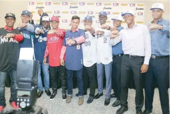  ?? FUENTE EXTERNA ?? El grupo de nuevos millonario­s que jugaron en la Dominican Prospect League.