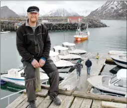  ??  ?? VANSKELIG: Ordfører og medeier i Sandland Brygge AS, Steinar Halvorsen, frykter for at hele hotellpros­jektet med fokus på vinterturi­sme må legges i skuffa, hvis ikke rutetilbud­et blir bedre til vestre Loppa.