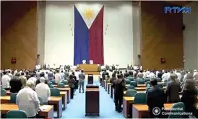  ?? PRESIDENTI­AL FILE FOTO ?? JOINT SESSION. The Senate and the House of Representa­tives are scheduled to meet at 9 a.m. today to discuss the request of President Rodrigo Duterte for a one-year extension of martial law in Mindanao.