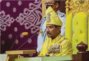  ?? PIC BY GHAZALI KORI ?? Sultan Mizan Zainal Abidin delivering the royal address to open the Second Term of the Terengganu Legislativ­e Assembly at Wisma Darul Aman in Kuala Terengganu yesterday.