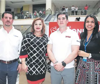  ??  ?? Mario Gamero, Ana María Rivera, Christian Figueroa y Ana Gabriela Rivera.