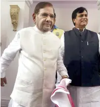  ??  ?? Rebel JD(U) leader Sharad Yadav arrives for a press conference in New Delhi on Wednesday. —