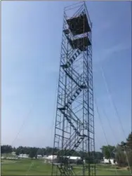  ??  ?? One of the towers that have been installed for television crews at Aronimink Golf Club for the BMW Championsh­ip.