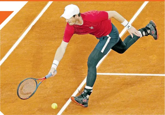  ??  ?? Andy Murray lució muy mal en su presentaci­ón, donde perdió en tres sets. / FOTO: EFE