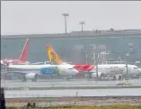  ?? SATYABRATA TRIPATHY/HT ?? Aircraft at Chhatrapat­i Shivaji Maharaj Internatio­nal Airport as operations were stopped till 6pm.