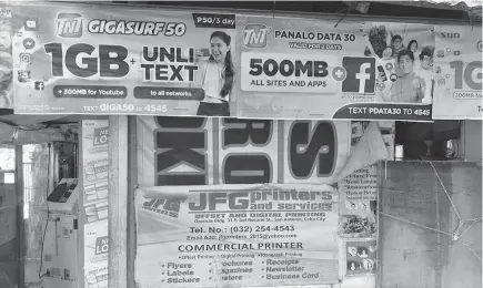  ?? Alex Badayos/SunStar Cebu ?? CEBU. While telcos implemente­d the one-year validity period for prepaid load last January, they asked for more time to implement it for amounts below P300.