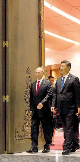  ??  ?? Wladimir Putin und Xi Jinping beim Brics-Treffen in Xiamen. Beiden Staatschef­s ist es wichtig, Einigkeit zu Nordkorea zu demonstrie­ren.