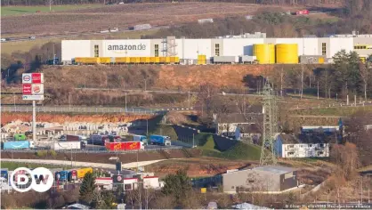  ?? ?? Amazon has 17 locations in Germany, including this one in Bad Hersfeld in the state of Hesse