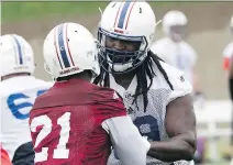  ?? PIERRE OBENDRAUF FILES ?? The Alouettes apologized to Xavier Fulton, right, after his named was included in a list of released players. GM Kavis Reed said it was a clerical error and shouldn’t have happened.