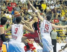  ?? (FIBA) ?? Puro esfuerzo. Instituto peleó hasta el final frente al local.