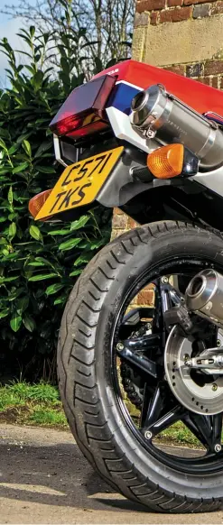  ??  ?? ABOVE RIGHT: To the manor born – that rear tyre looks skinny by today’s standards but there’s much less weight to carry