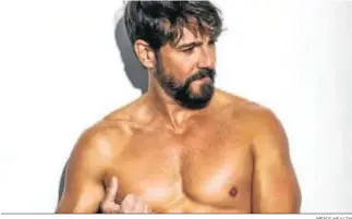  ?? MEN’S HEALTH ?? El actor Félix Gómez, natural de Carmona, en el reportaje de la revista ‘Men’s Health’.