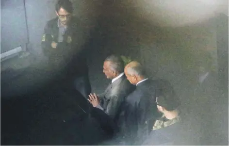  ??  ?? El expresiden­te brasileño Michel Temer fue detenido ayer, cerca de su casa en Sao Paulo, acusado de corrupción.