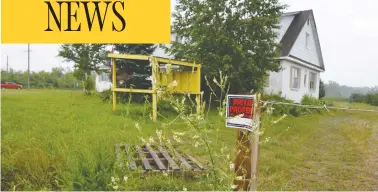  ?? PHOTO: TOM BLACKWELL ?? This abandoned motel sits at the site of the Fort Erie Khalsa Darbar, a Sikh temple and accredited charity that has been sponsoring priests for special visas — for tens of thousands of dollars each.