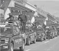  ?? /CASIMIRO SÁNCHEZ ?? El bloqueo provocó un intenso tráfico vehicular, con filas de vehículos de hasta ocho kilómetros