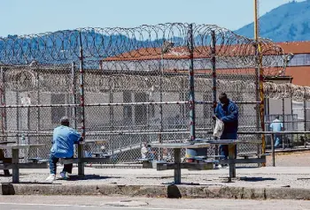  ?? Gabrielle Lurie/The Chronicle ?? Gov. Gavin Newsom’s advisers suggest the population of California’s oldest prison should be reduced by 30%, among other changes.