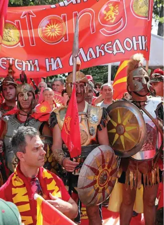  ?? PHOTOS: DAVID CROSLING/AAP ?? EMOTIONS RUNNING HIGH: A bitter dispute between Greece and the Republic of Macedonia has made its way on to the streets of Melbourne, Sydney and Perth.