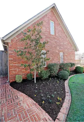  ?? GOOCH, THE OKLAHOMAN]
[PHOTO BY STEVE ?? A view of Katie and Jamie Lathrup’s tour home at 11404 Red Rock Road.